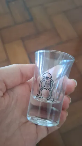 Caixa com 6 copos de shot de Tequila, da Australia
