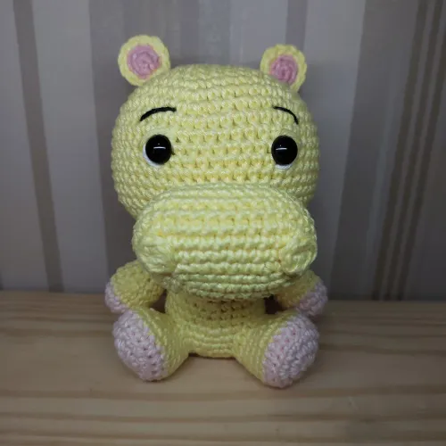 Baby Hipopótamo amarelo - amigurumi