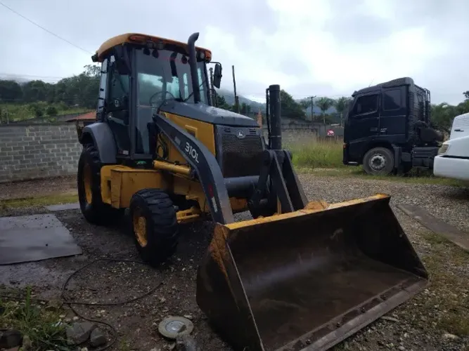 retroescavadeira john deere lote com 5 equipamentos