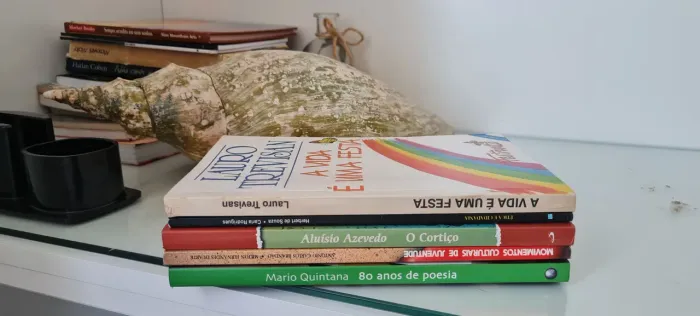 Livros diversos - Ética, Lauro Trevisan a vida, Mário Quintana, o cortiço e movimento cult