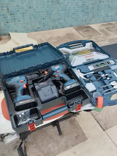 Kit18V Bosch Parafusadeira+chave de impacto+estojo de brocas