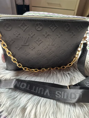 Bolsa LV preta modelo Coussin linha premium 