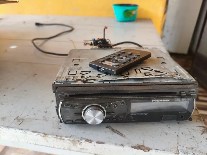 Som Pioneer automotivo 