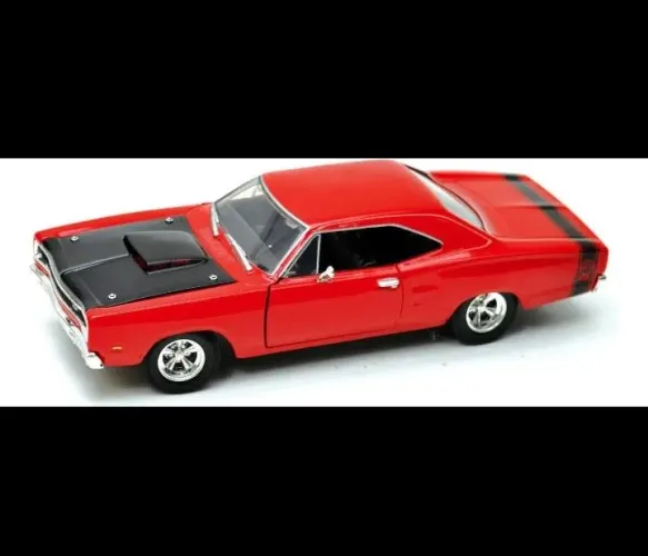 Miniatura Dodge Coronet Superbee. Vermelho e preto. Marca Motor Max. Escala 1:24