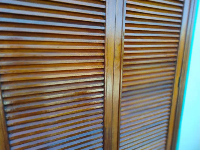 Serviço de instalação de portas e telhados ,reformas em geral serviço de verniz é restauro