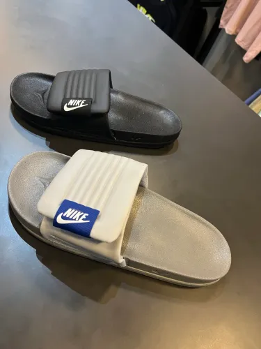 Chinelo off court nike