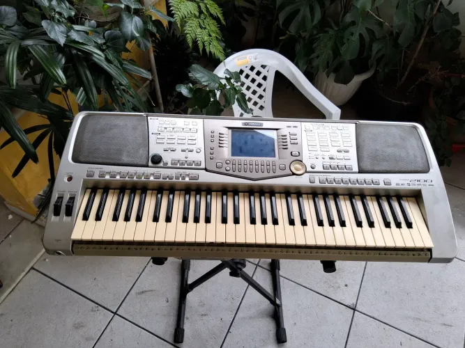 yamaha psr 2100
