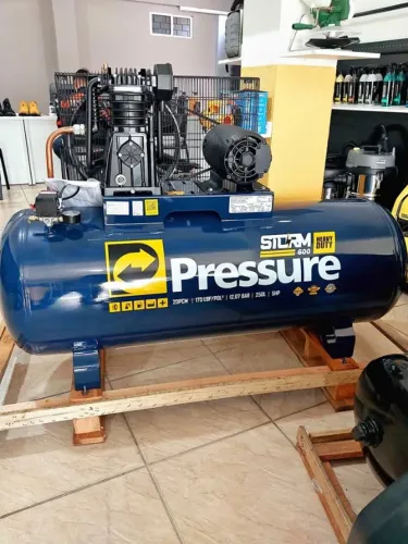 Compressor de ar 250L e 175Lbs e 5hp Trifásico Storm 600 20pcm - Pressure (Loja)