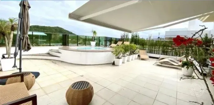 Cobertura para Venda em Florianópolis, Jurerê Internacional, 3 dormitórios, 3 suítes, 4 ba