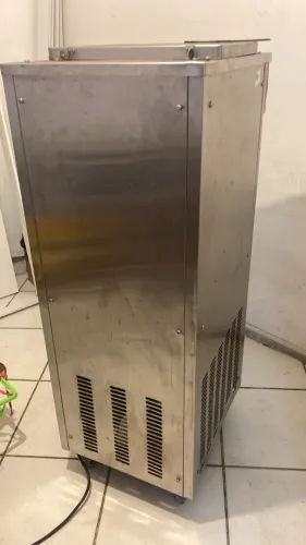 MAQUINA DE SORVETE ACEITO PROPOSTAS