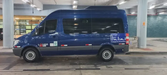 ALUGUEL DE VAN COM MOTORISTA. 