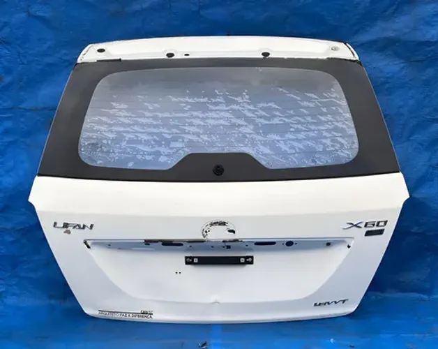 Tampa Traseira Lifan X60 2013 2014 2015 2016 Detalhe - Branco