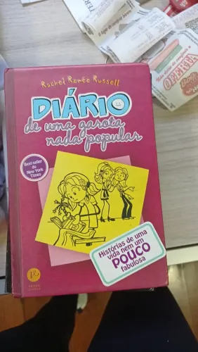 Diário de Uma Garota Nada Popular - Rachel Renée Russell