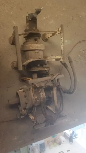 2 Motor redutor de perfuratriz hidráulico