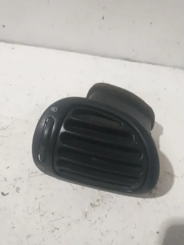 Difusor de ar esquerdo Peugeot 206 2005