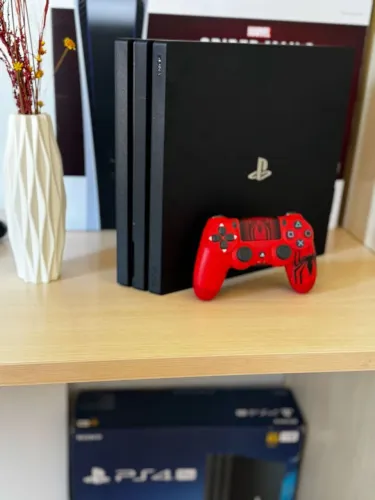 PS4 Pro 1 TB com Controle Spider-Man
