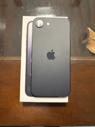 iPhone 16e