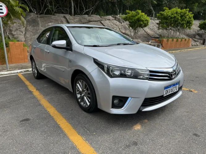 Toyota Corolla Altis 2.0 Flex 16V Aut. 2016