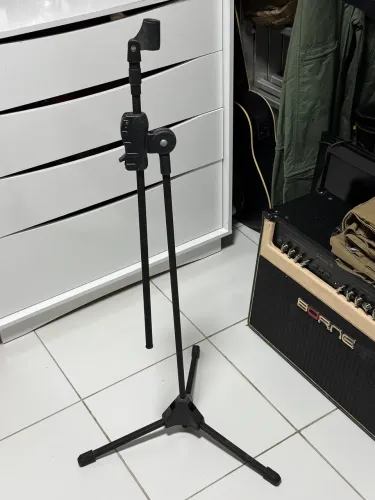 Tripé para Microfone com Braço Girafa - Usado, Bom Estado