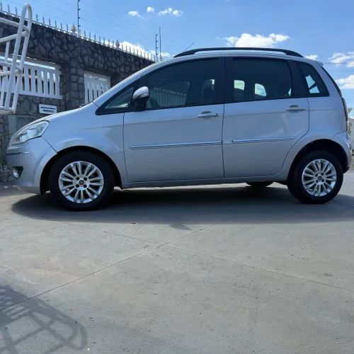 Fiat Idea Essence 1.6 Flex 16V 5P 2013