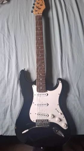 Kit Guitarra Strato Shelter + Caixa Oneal + Acessórios Tudo por R$1.000