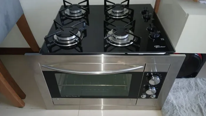 Cooktop, forno elétrico e balcão