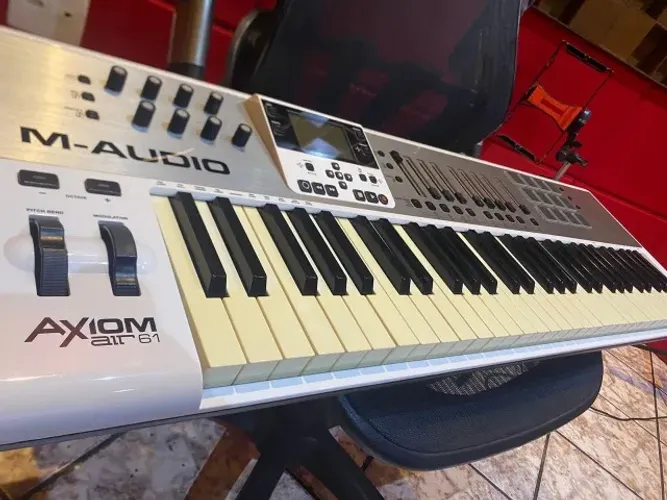 teclado controlador Axiom air 61