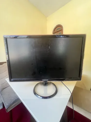 Tv + Monitor