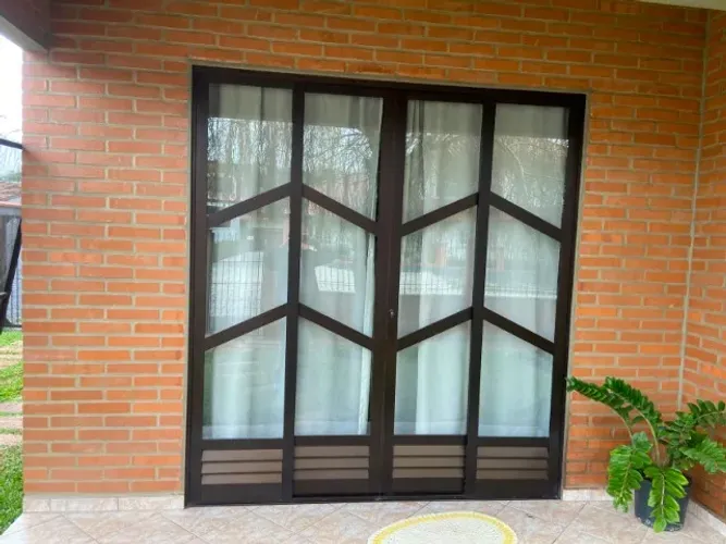 Porta de alumínio fosco 4 folhas