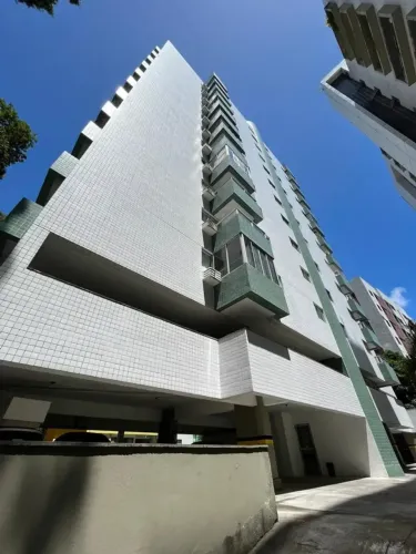 3 QUARTOS, SUITE, VARANDA E DUAS VAGAS DE GARAGEM (LIVRES), ALUGUEL NO ESPINHEIRO.