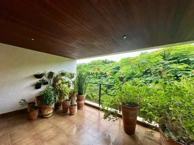 Apartamento com varanda e vista verde 169m2 à venda na Barra da Tijuca com varanda gourmet