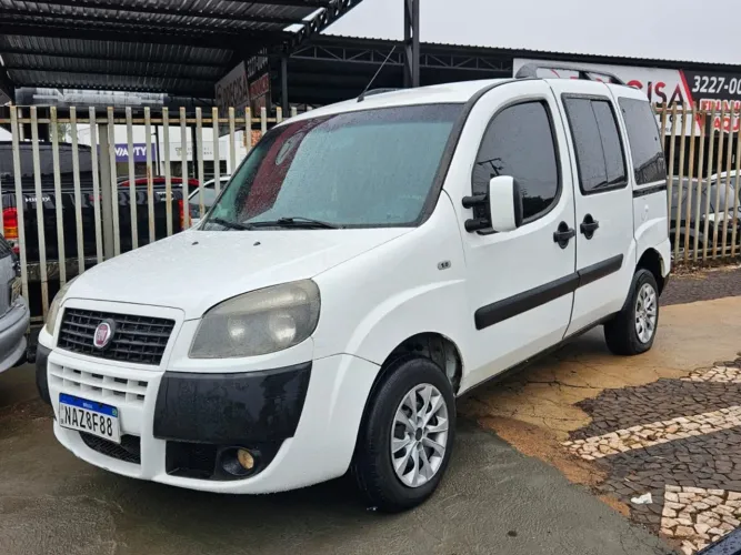 Fiat Doblo Essence 1.8 Flex 16V 5P 2014