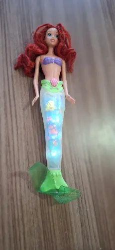 ARIEL Magic Light- Up Mermeid Mattel 2007 2008
