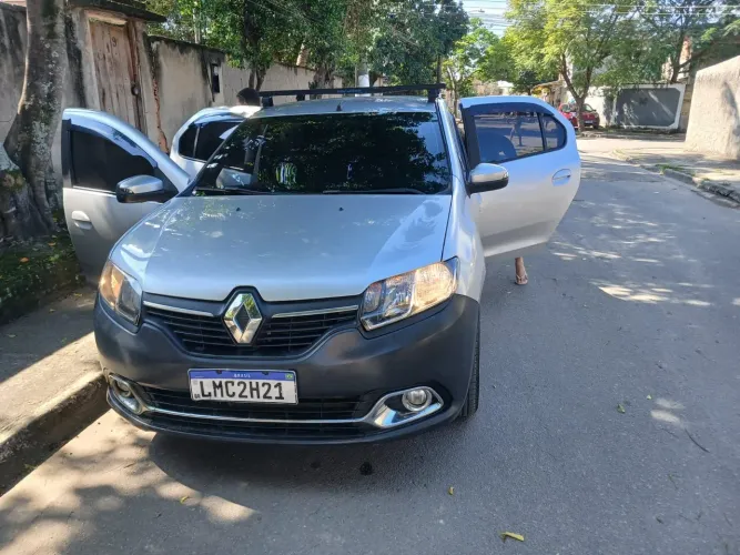 Renault Logan Dynamique Hi-flex 1.6 8V 4P 2015
