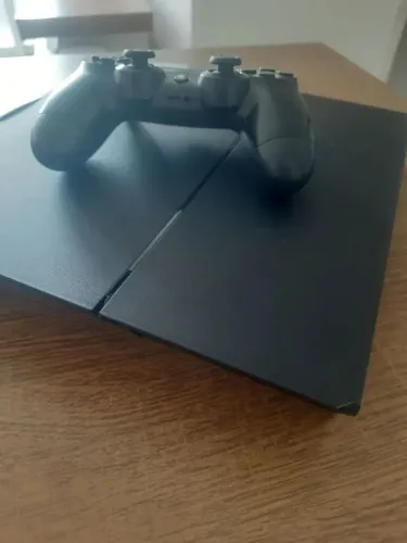 PS4 FAT 500 GB + 1 controle e + de 13 jogos