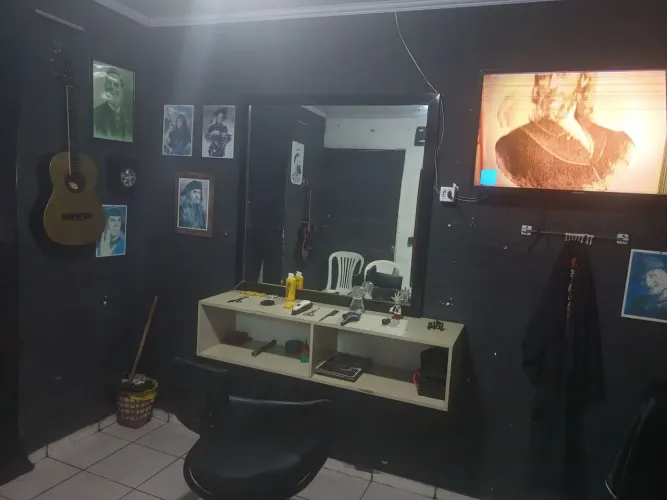 Vendo itens de barbearia completo.