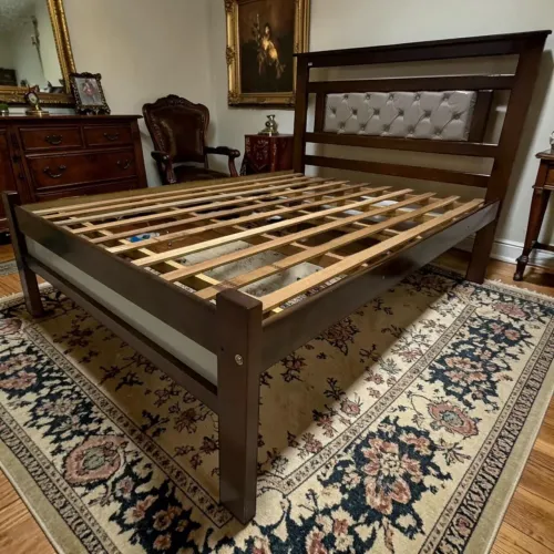 Promoção imperdível. Cama100% madeira maciça Angelim 