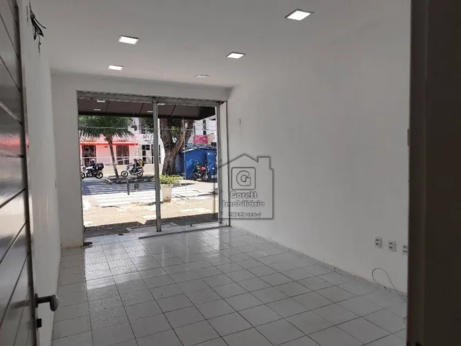 Loja para alugar em Petrópolis/Tirol com 21,45 m², vitrine e porta de vidro - Natal/RN - L