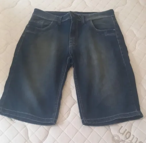 Bermuda Jeans tamanho 40 seminova.