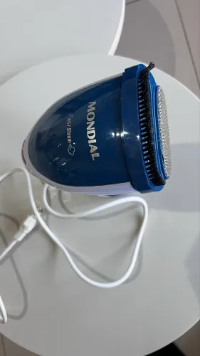 Passadeira a Vapor Portátil MONDIAL, 1500W, 220V | Fast Steam, Branco/Azul, VP-09