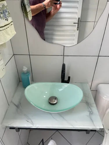 Pia de banheiro em vidro