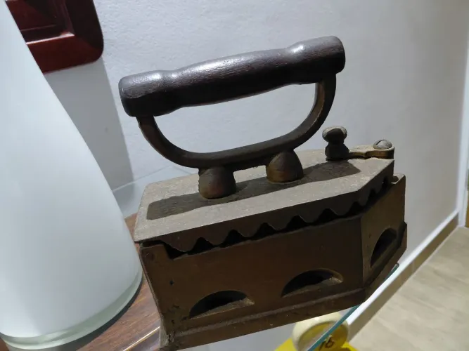 Ferro passar antigo