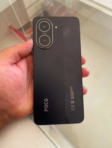 Vende-se POCO C71, em excelente estado de conservação.