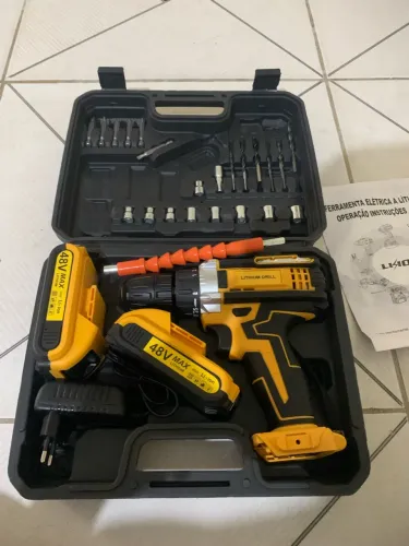 Parafusadeira Completa 2 Baterias + Maleta com acessórios