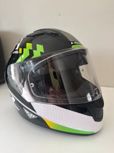 Capacete tamanho 60 único dono