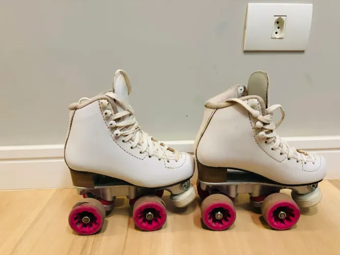 Patins rye 4 rodas, tamanho 32 com bolsa e polaina