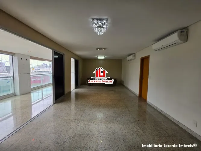 Apto no Condomínio Carlos Drummond de Andrade com 4 Suítes (1 com closet) 1º Andar/ 204m²/