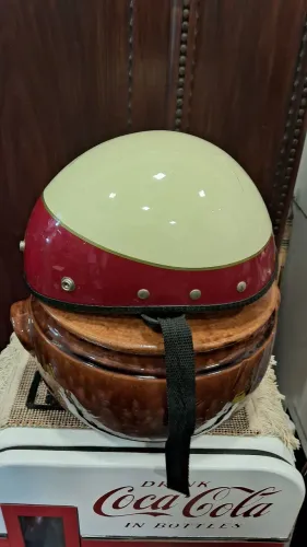 Capacete Coquinho retrô belíssima peça