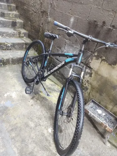 Bicicleta aro 29, maioria das peças original da Shimano. No precinho!