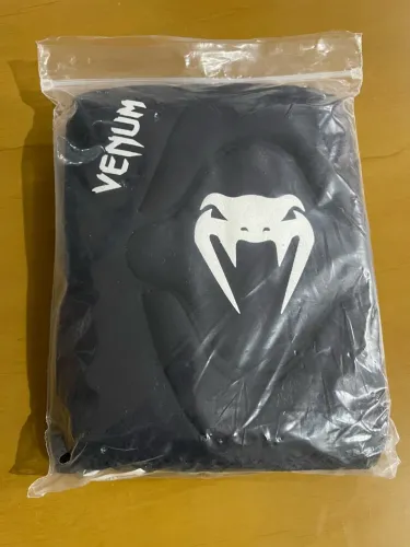 Joelheiras em gel Venum GG